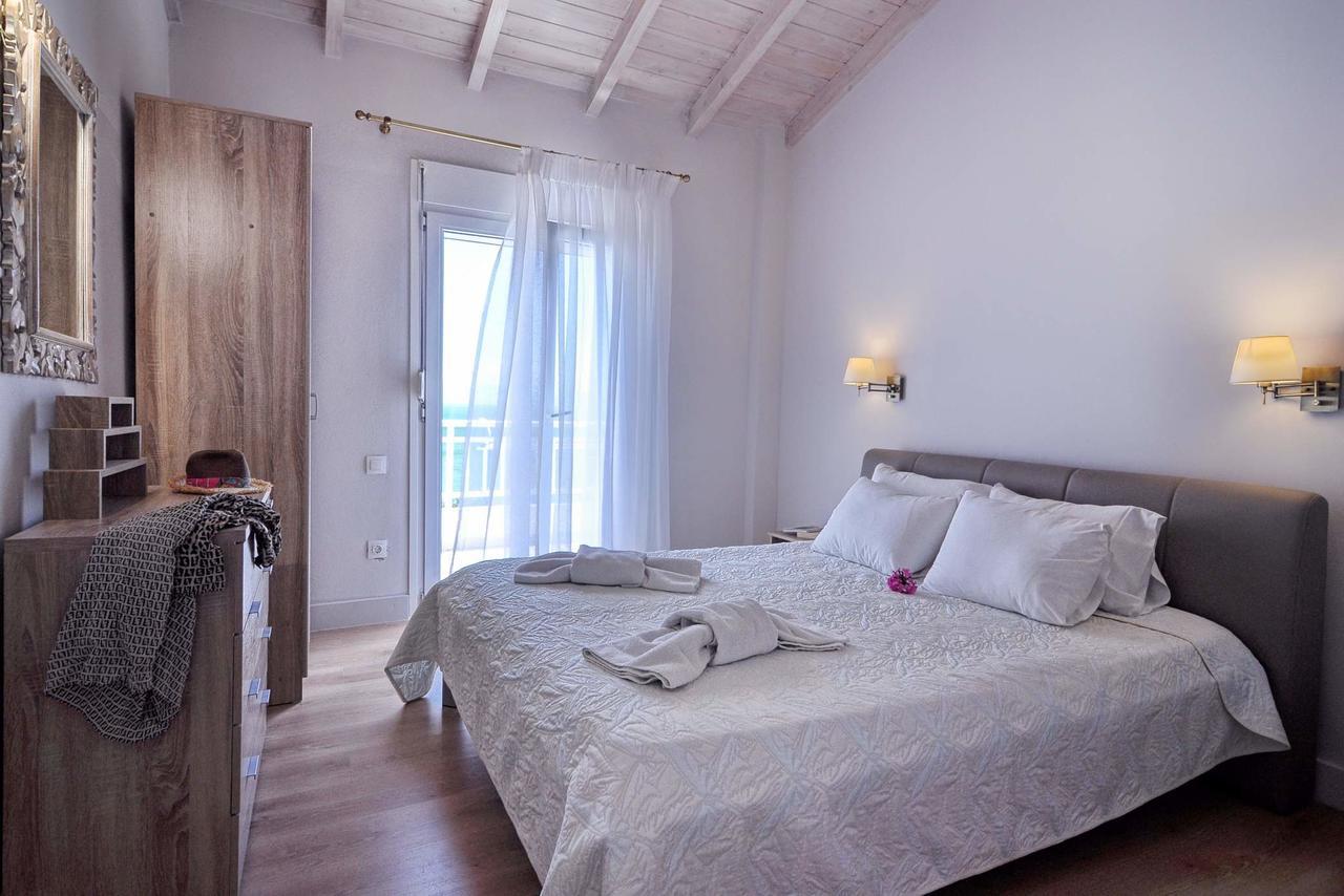Veroniki Penthouse Deluxe Apartment Agios Ioannis Peristerion Esterno foto