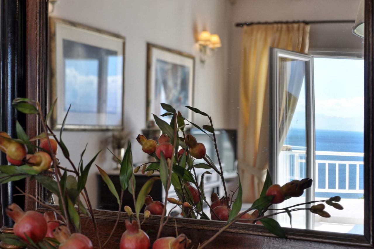 Veroniki Penthouse Deluxe Apartment Agios Ioannis Peristerion Esterno foto